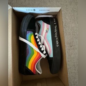 NIB Vans Skate Old Skool Pride Multi Rainbow 6.0